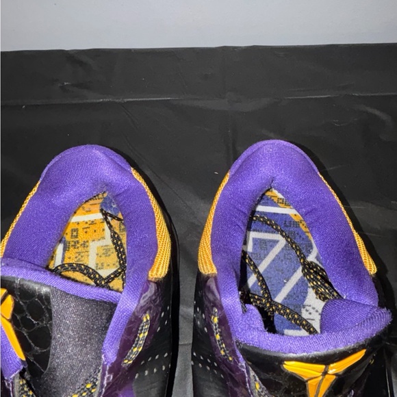 nike zoom kobe v lakers away